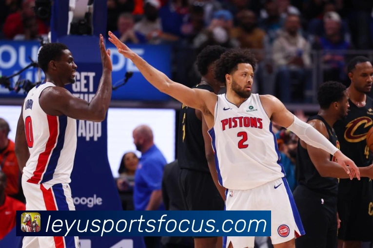 NBA东西部前十揭晓榜首竞争白热化雄鹿领衔十队无缘季后赛